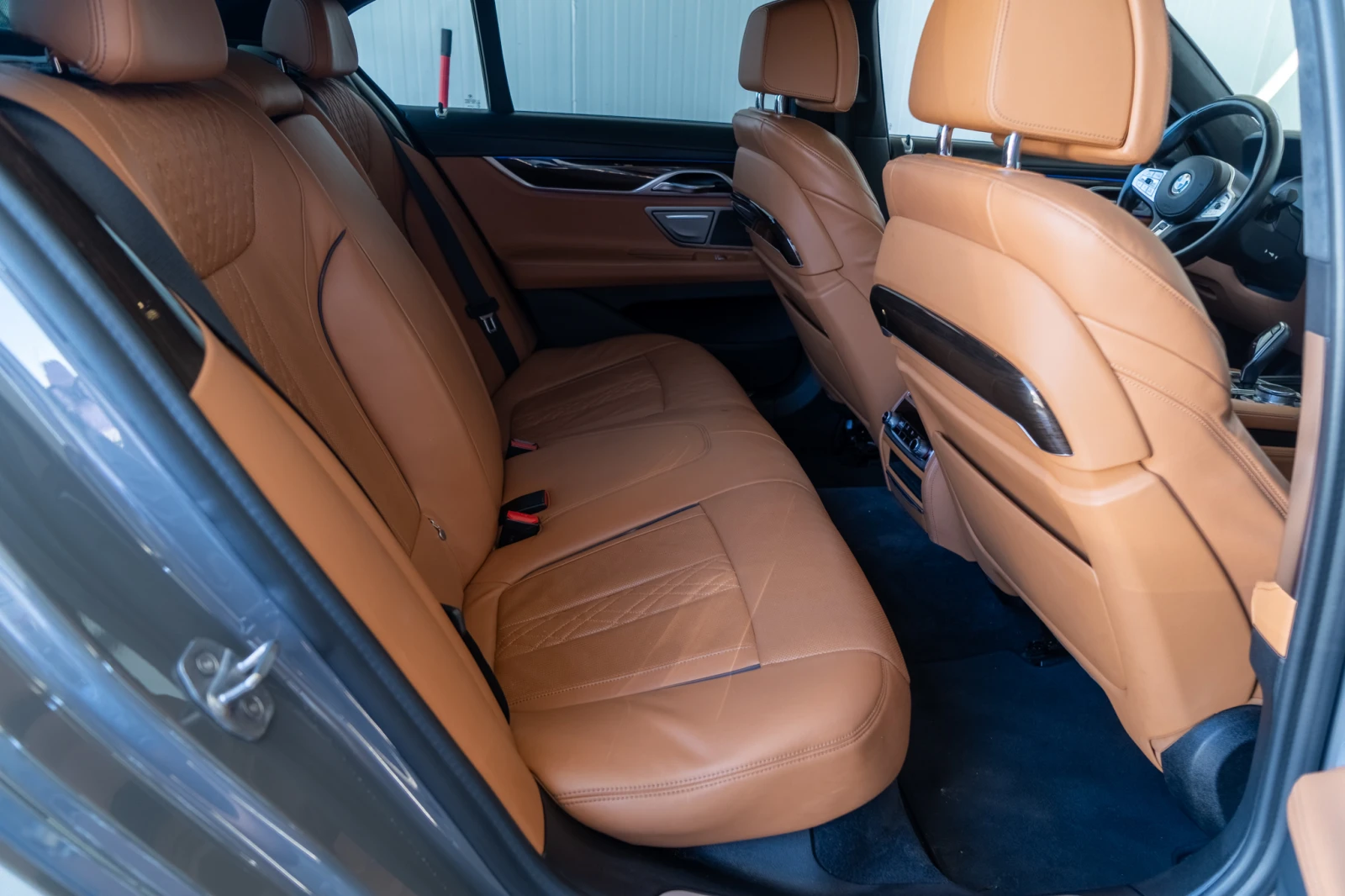 BMW 750 D = M-PERFORMANCE = FULL MAX = 400HP = ЛИЗИНГ, снимка 10 - Автомобили и джипове - 55978388