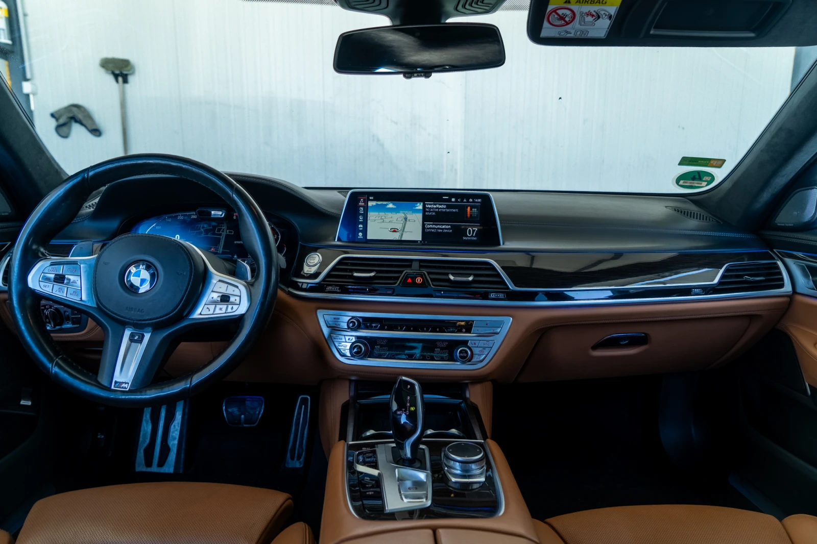 BMW 750 D = M-PERFORMANCE = FULL MAX = 400HP = ЛИЗИНГ, снимка 11 - Автомобили и джипове - 55978388