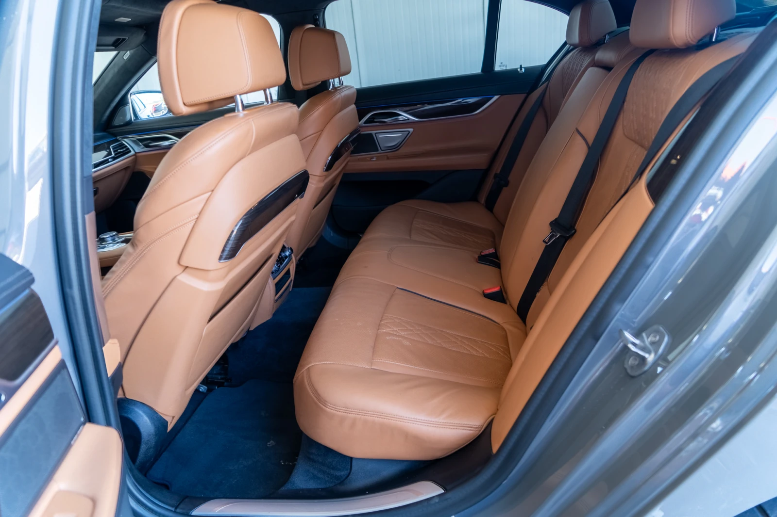 BMW 750 D = M-PERFORMANCE = FULL MAX = 400HP = ЛИЗИНГ, снимка 9 - Автомобили и джипове - 55978388