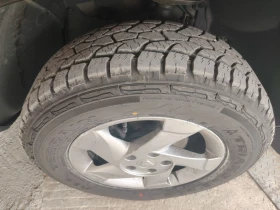 Dacia Duster 1.6 16V Газ-Бензин, снимка 13
