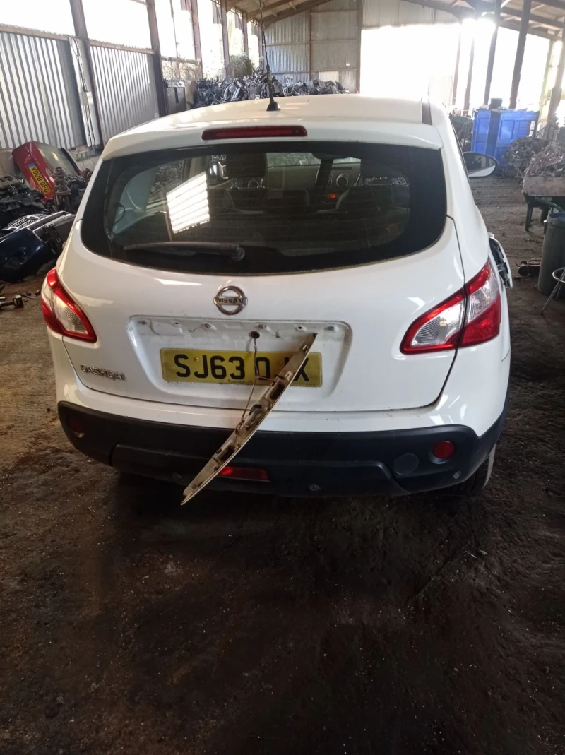 Nissan Qashqai 1.6i 117 ks, снимка 2 - Автомобили и джипове - 50331628