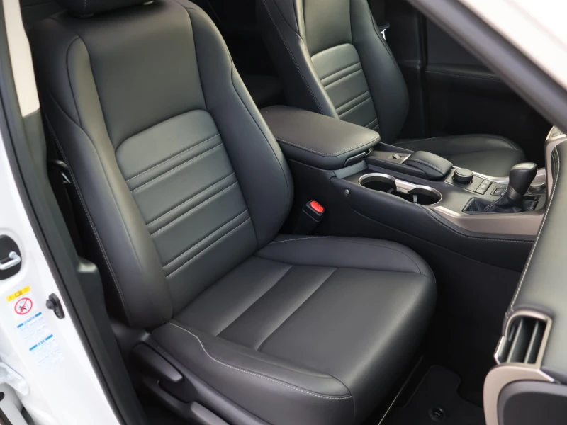 Lexus NX 300h ПАНОРАМА/КОЖЕН САЛОН/ПОДГРЕВ/LED+ BI-XENON/КАМЕРА, снимка 13 - Автомобили и джипове - 51661981