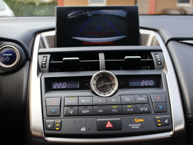 Lexus NX 300h ПАНОРАМА/КОЖЕН САЛОН/ПОДГРЕВ/LED+ BI-XENON/КАМЕРА, снимка 17 - Автомобили и джипове - 51661981