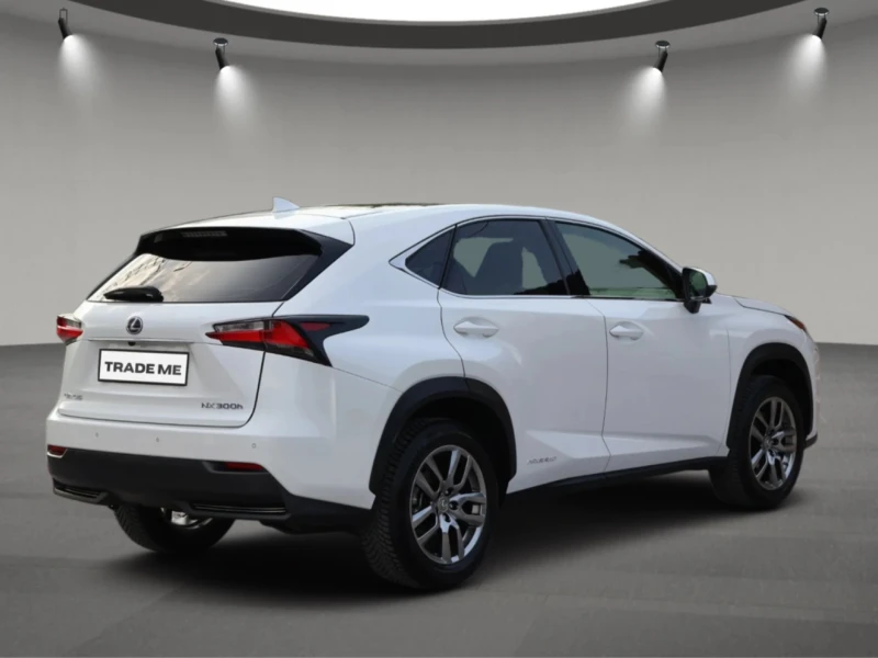 Lexus NX 300h ПАНОРАМА/КОЖЕН САЛОН/ПОДГРЕВ/LED+ BI-XENON/КАМЕРА, снимка 3 - Автомобили и джипове - 51661981