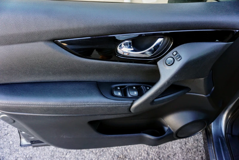 Nissan Qashqai 1.3 DIG-T TEKNA + , снимка 5 - Автомобили и джипове - 51814694