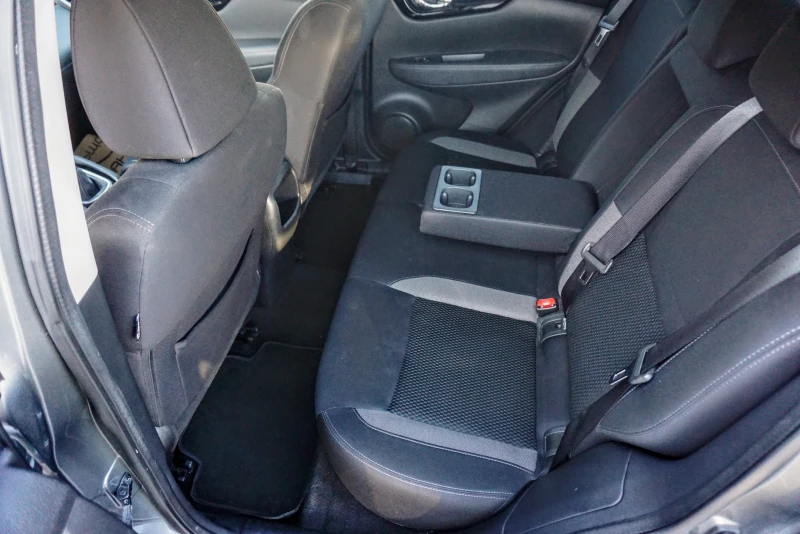 Nissan Qashqai 1.3 DIG-T TEKNA + , снимка 11 - Автомобили и джипове - 51814694