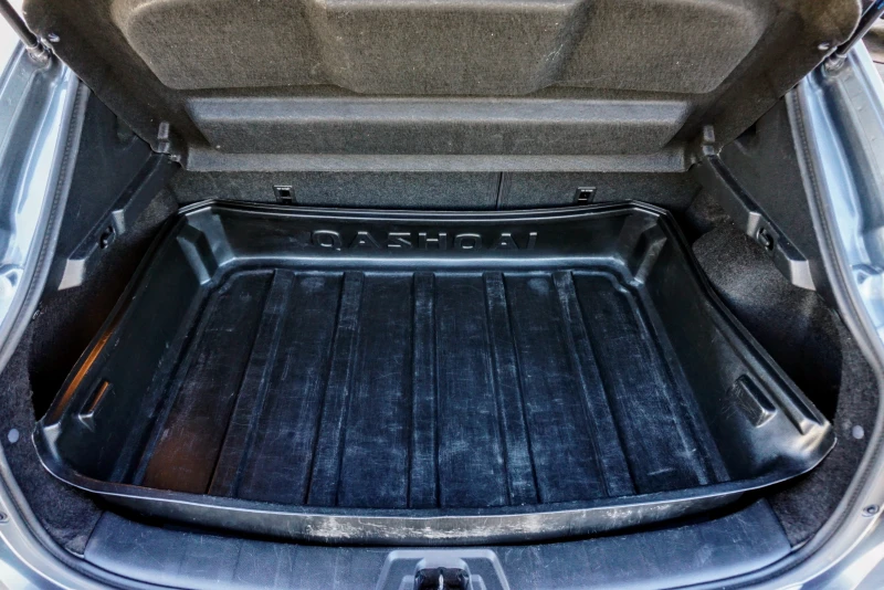 Nissan Qashqai 1.3 DIG-T TEKNA + , снимка 14 - Автомобили и джипове - 51814694