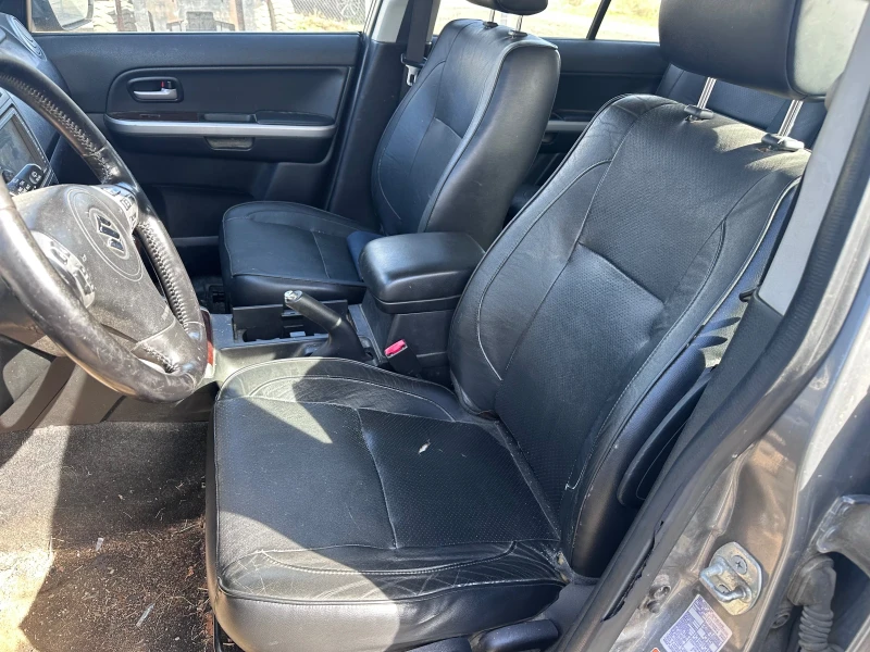 Suzuki Grand vitara 2.0 Автоматик, снимка 9 - Автомобили и джипове - 52180425