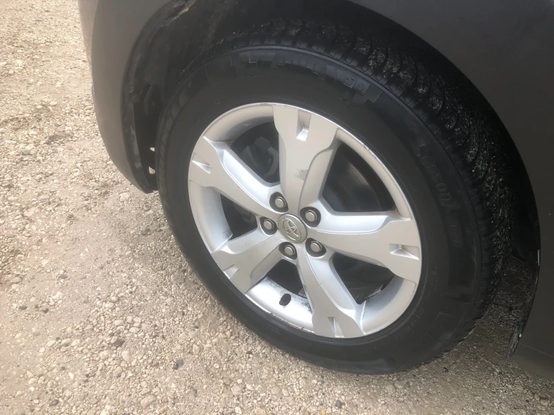 Toyota Urban Cruiser 4x4, снимка 5 - Автомобили и джипове - 52322158