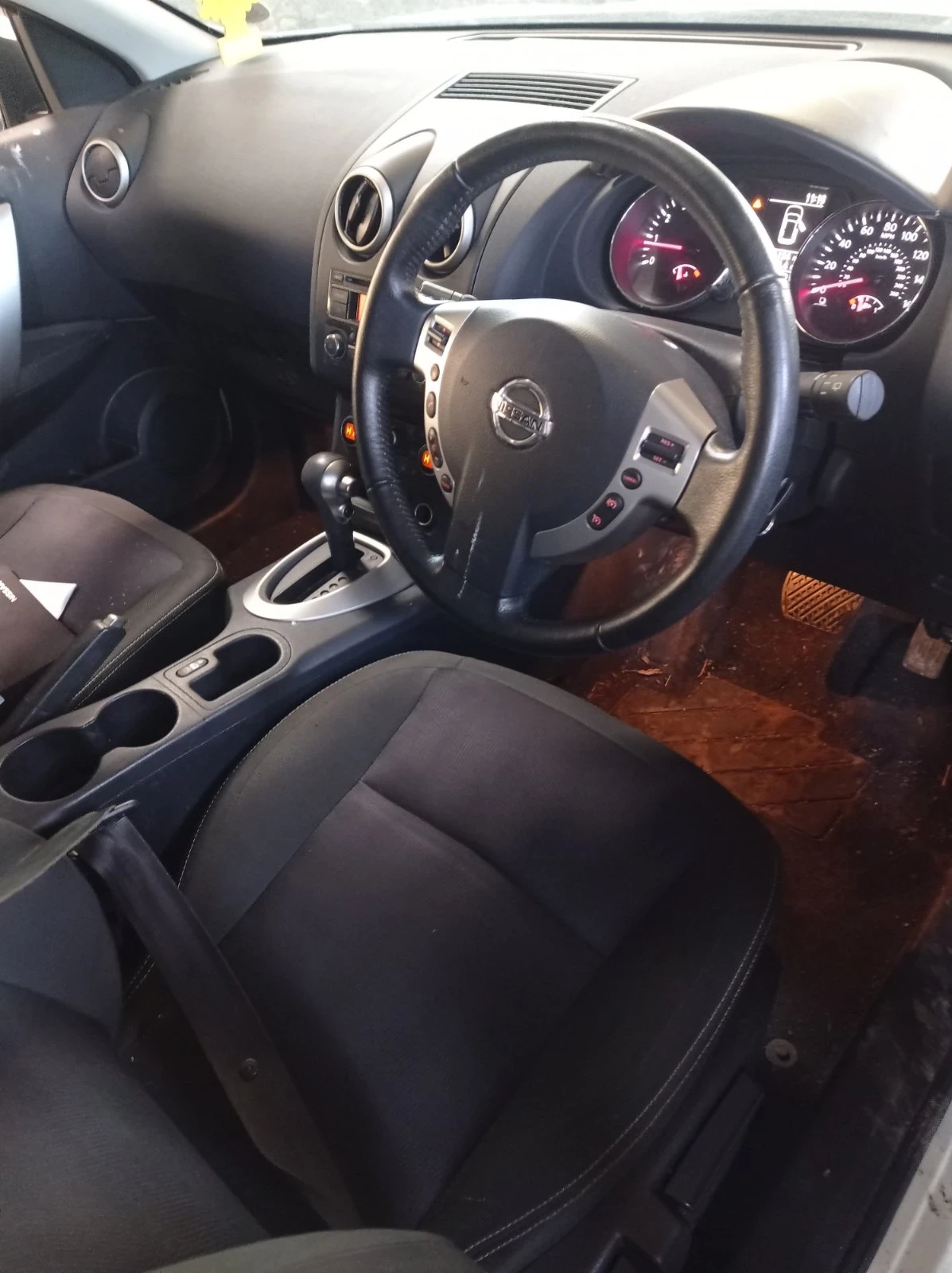 Nissan Qashqai 1.6i 117 ks - изображение 6