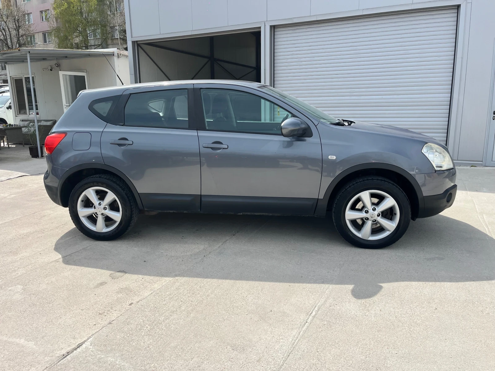 Nissan Qashqai 1.5dci, снимка 17 - Автомобили и джипове - 54344726