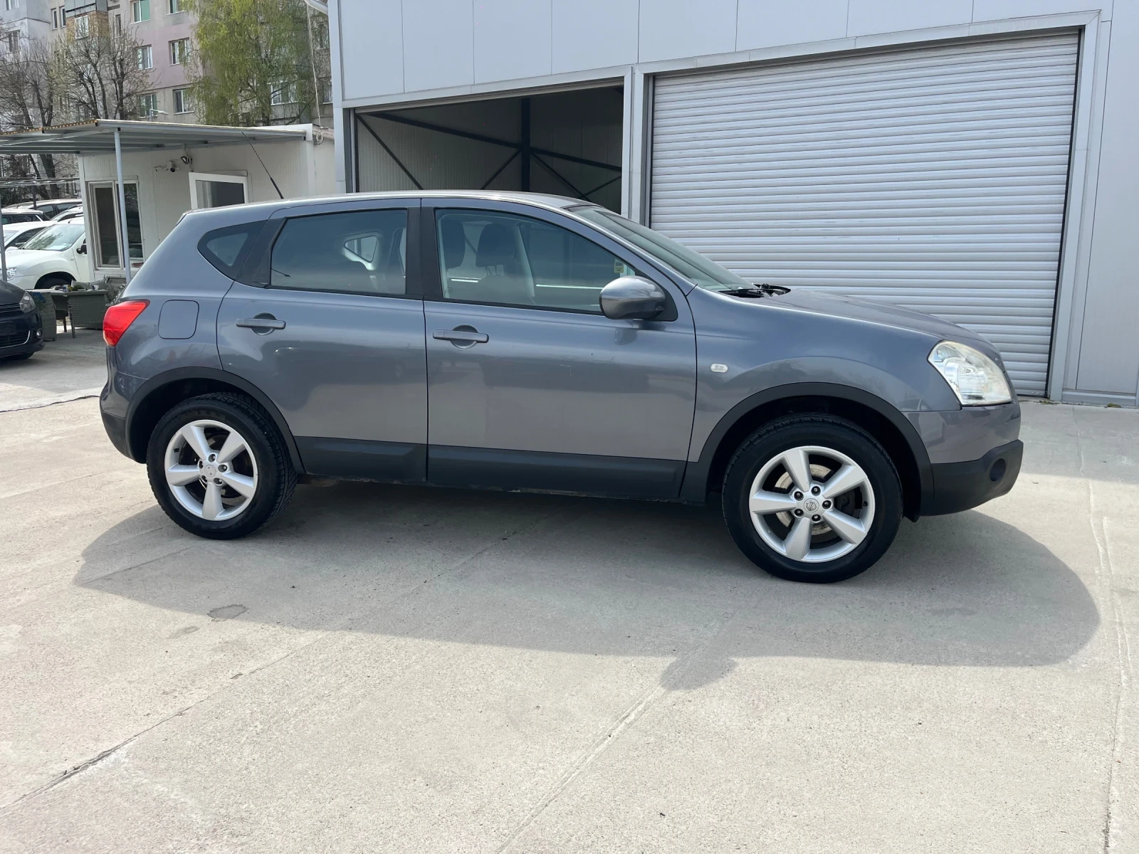 Nissan Qashqai 1.5dci, снимка 4 - Автомобили и джипове - 54344726