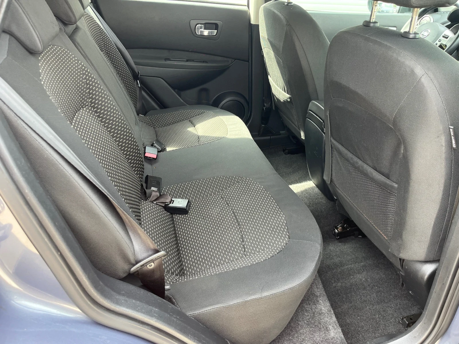 Nissan Qashqai 1.5dci, снимка 10 - Автомобили и джипове - 54344726