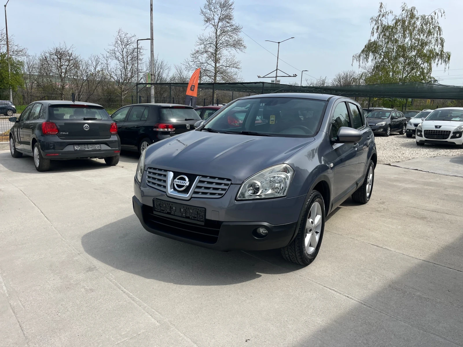 Nissan Qashqai 1.5dci, снимка 2 - Автомобили и джипове - 54344726