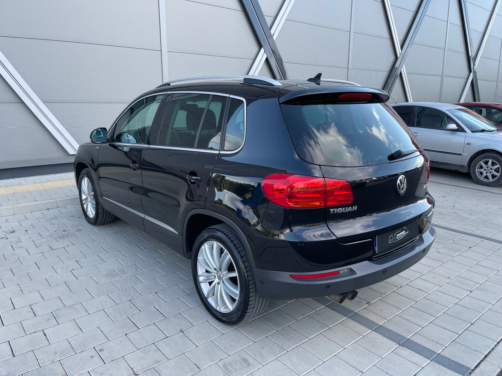VW Tiguan 2.0tdi / 4motion , снимка 4 - Автомобили и джипове - 54663021