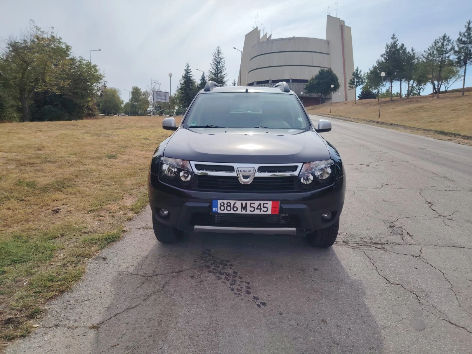 Dacia Duster 1.6 16V Газ-Бензин, снимка 2 - Автомобили и джипове - 56138327
