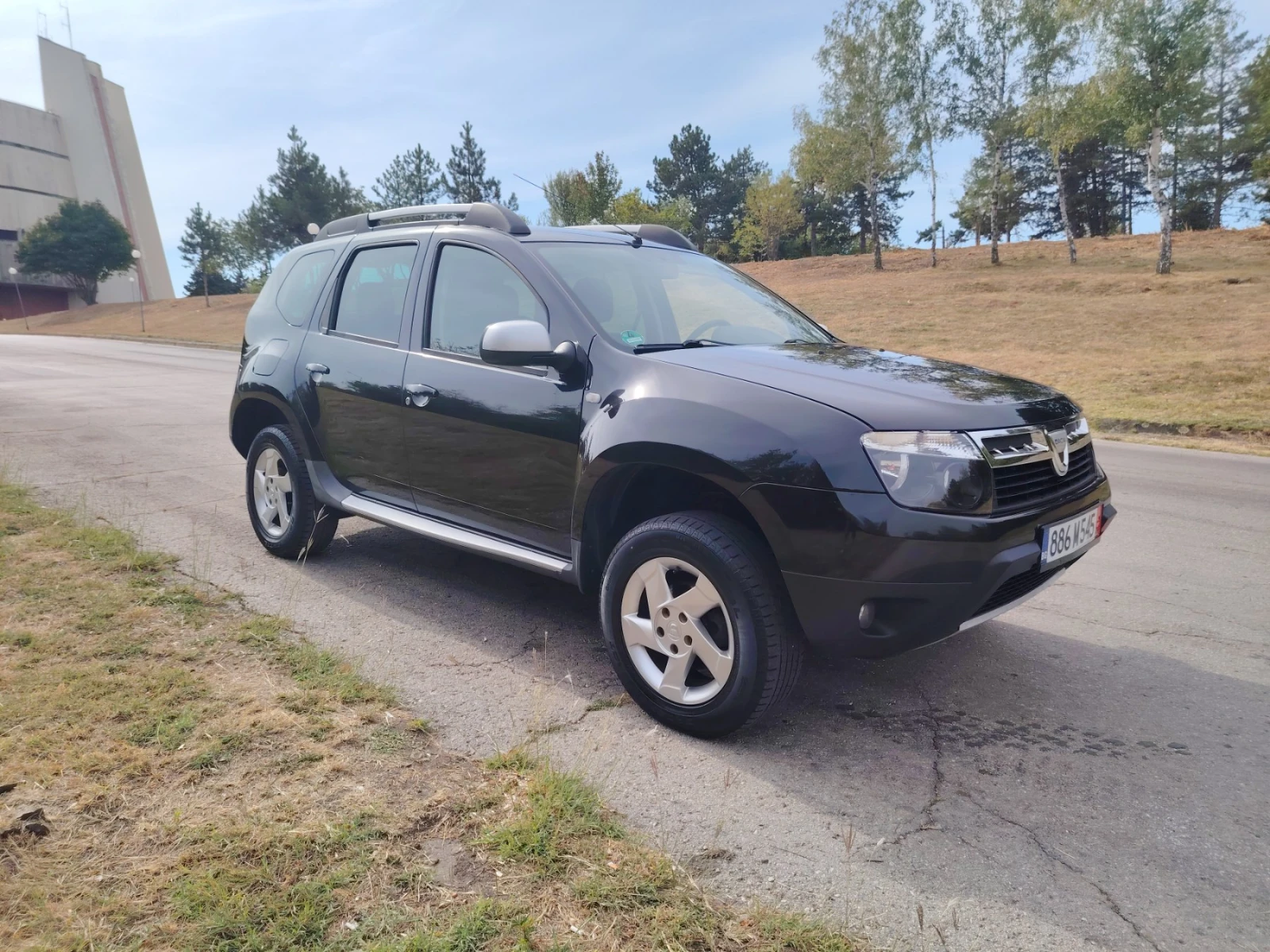 Dacia Duster 1.6 16V Газ-Бензин, снимка 3 - Автомобили и джипове - 56138327