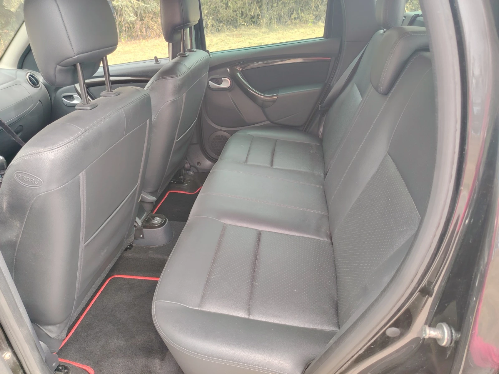 Dacia Duster 1.6 16V Газ-Бензин, снимка 11 - Автомобили и джипове - 56138327