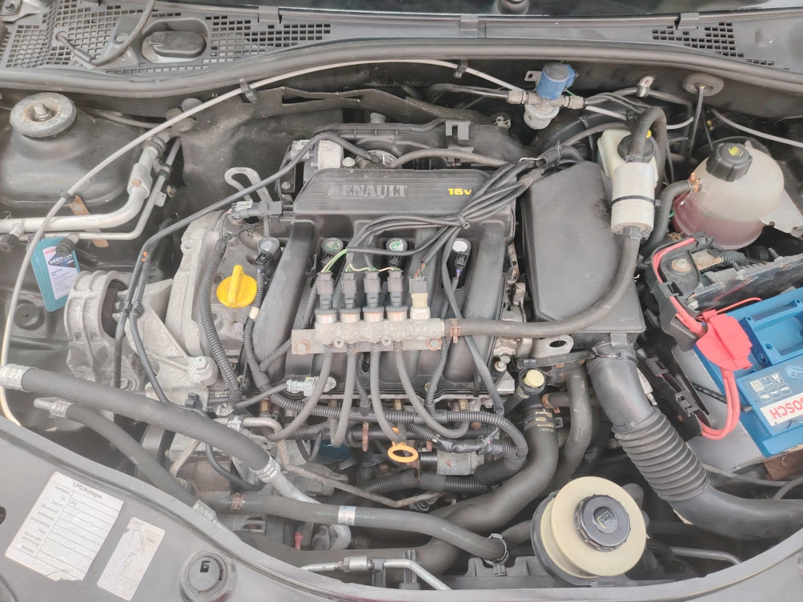 Dacia Duster 1.6 16V Газ-Бензин, снимка 12 - Автомобили и джипове - 56138327