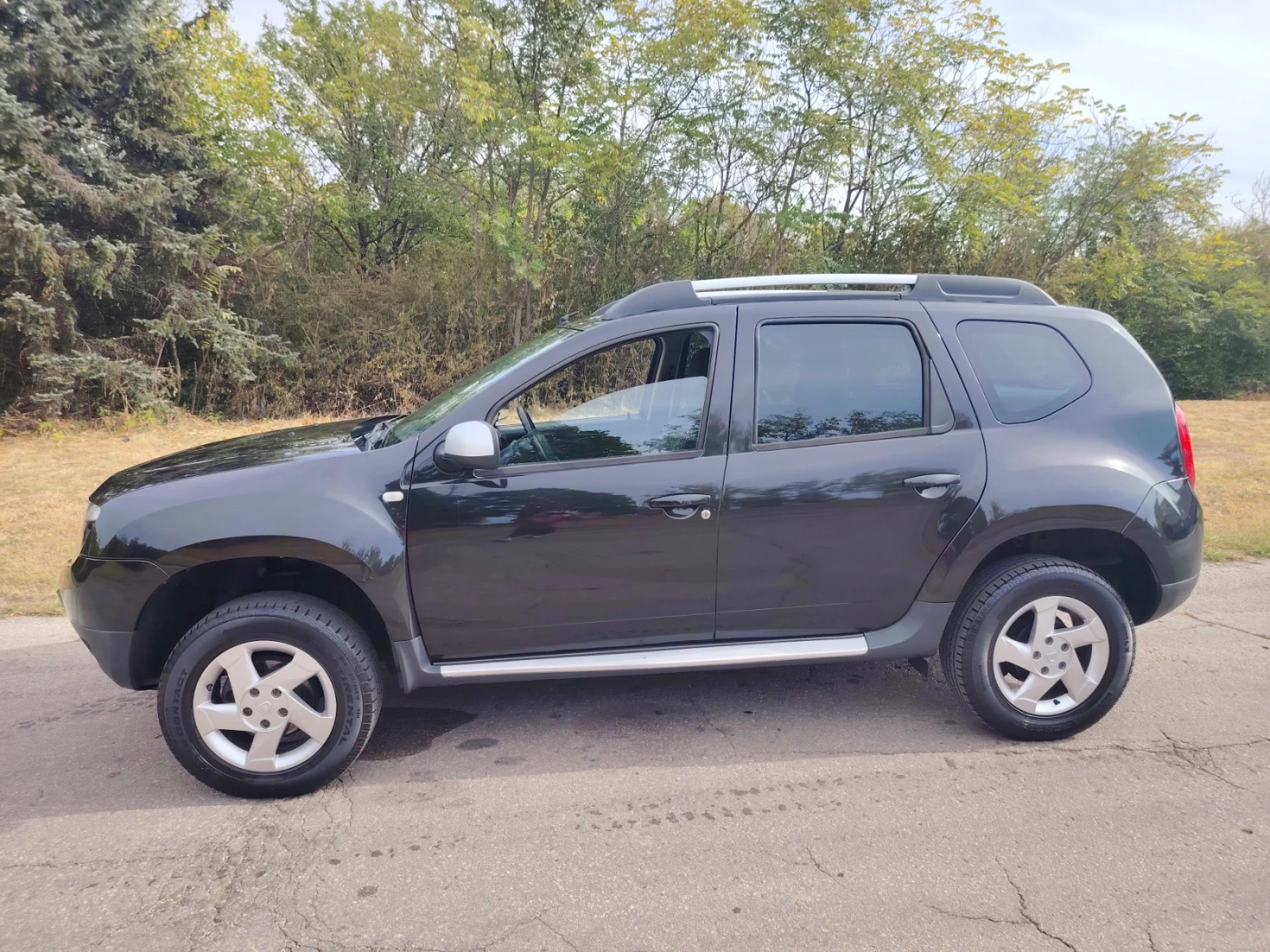 Dacia Duster 1.6 16V Газ-Бензин, снимка 4 - Автомобили и джипове - 56138327