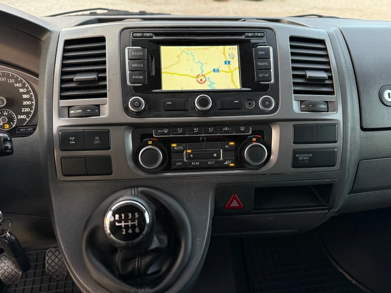 VW Caravelle 2.0TDi 180кс * 8+ 1* * 4-Motion* * MAXI* * Навигац, снимка 16 - Бусове и автобуси - 52227306
