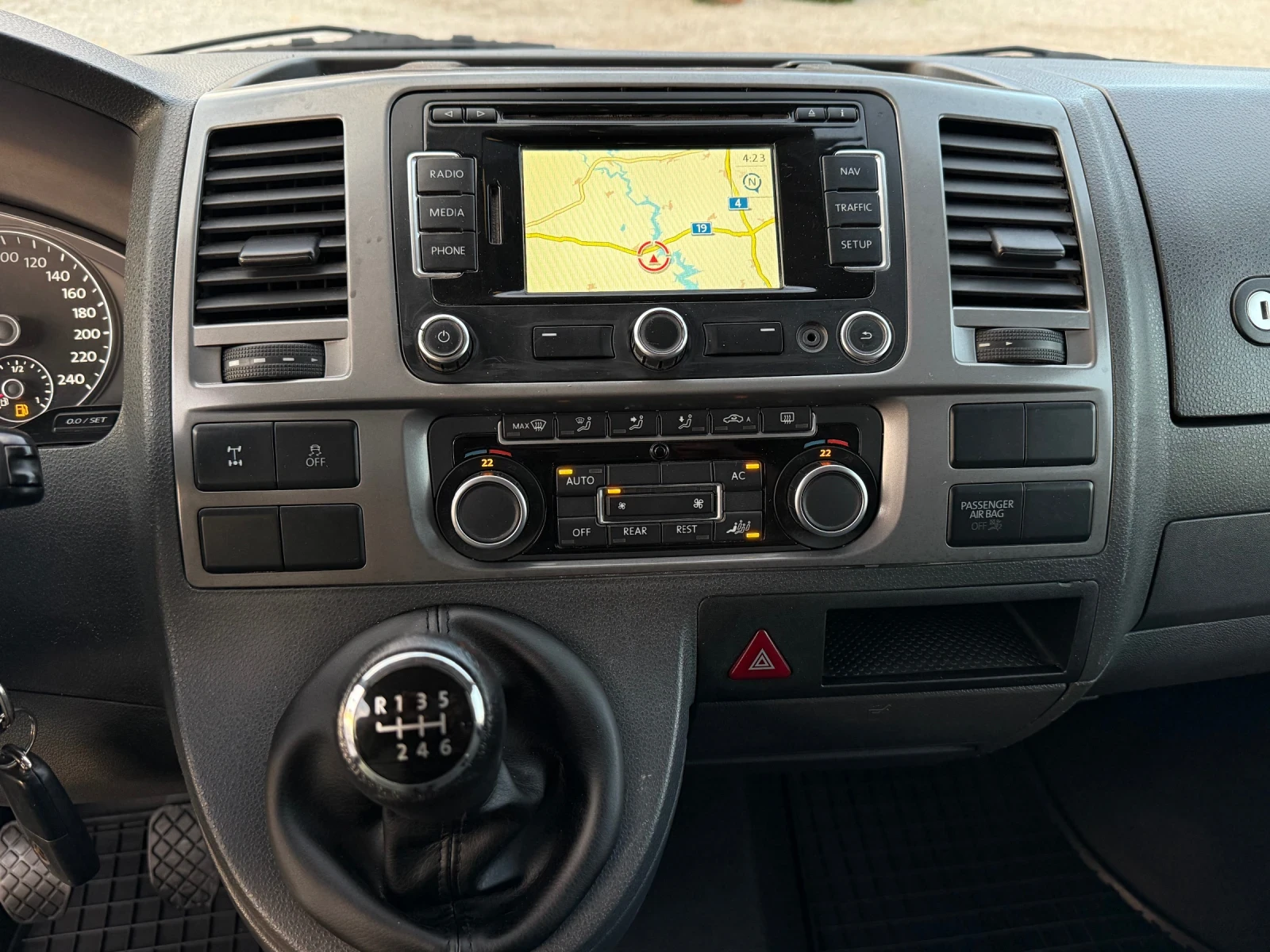 VW Caravelle 2.0TDi 180 * 8+ 1* * 4-Motion* * MAXI* *  | Mobile.bg   16