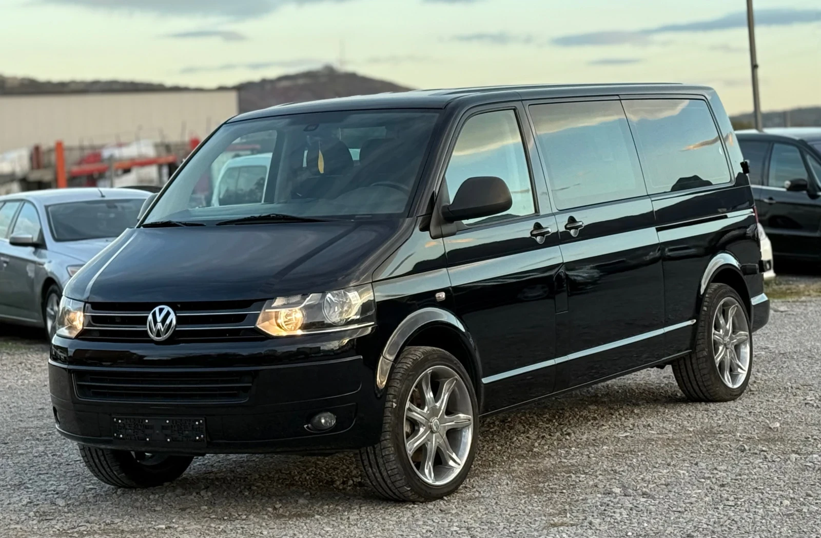 VW Caravelle 2.0TDi 180 * 8+ 1* * 4-Motion* * MAXI* *  | Mobile.bg   3