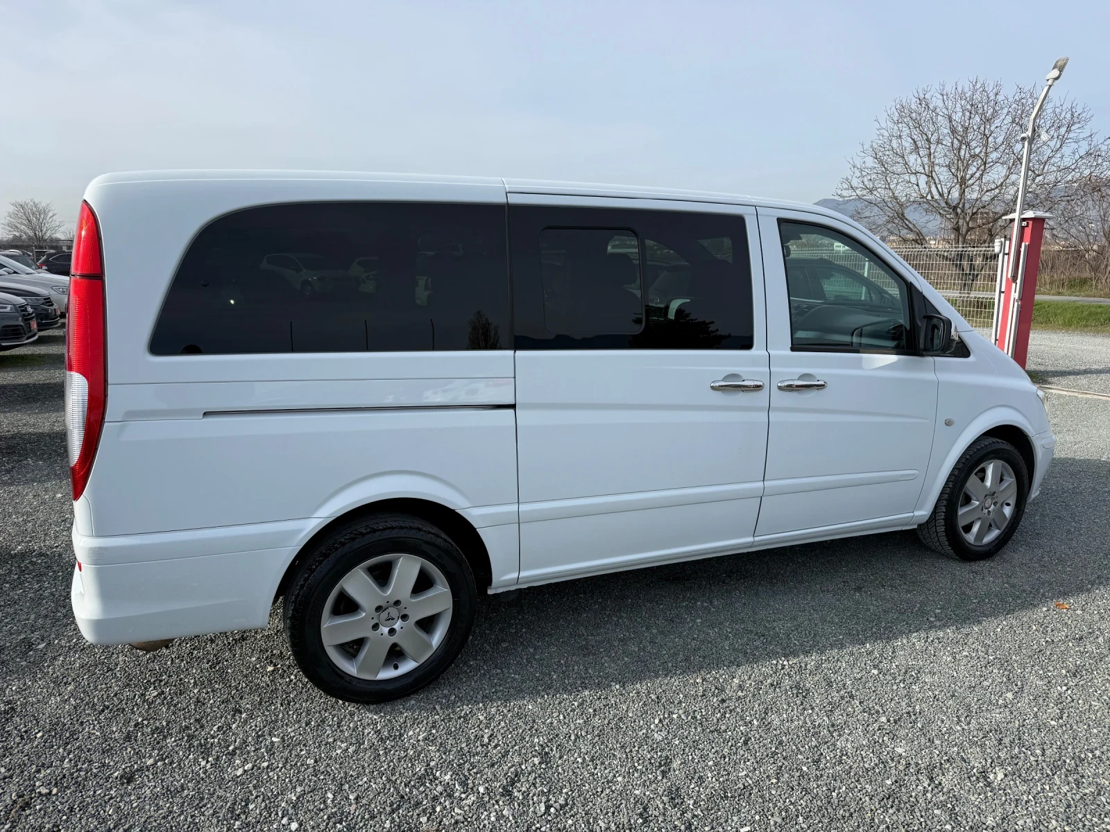 Mercedes-Benz Vito (KATO НОВА) - изображение 5