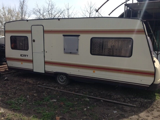 Каравана Burstner, снимка 6 - Каравани и кемпери - 54136893