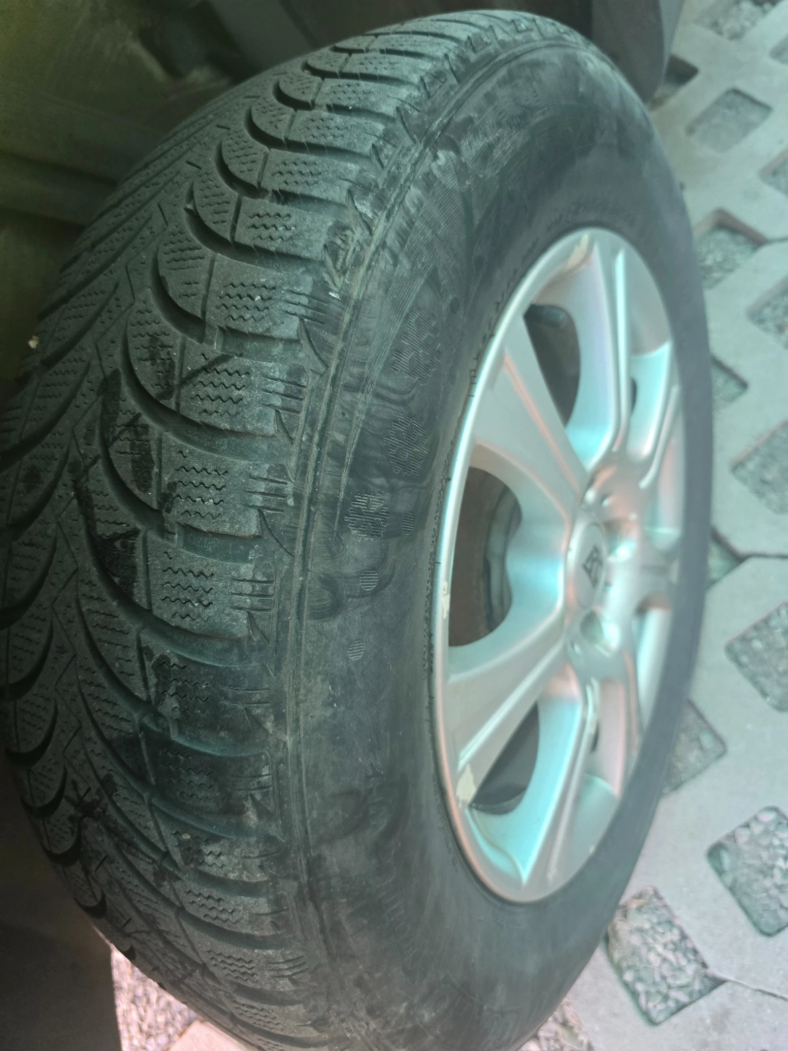 Гуми с джанти Nexen 215/65R16, снимка 3 - Гуми и джанти - 55013878
