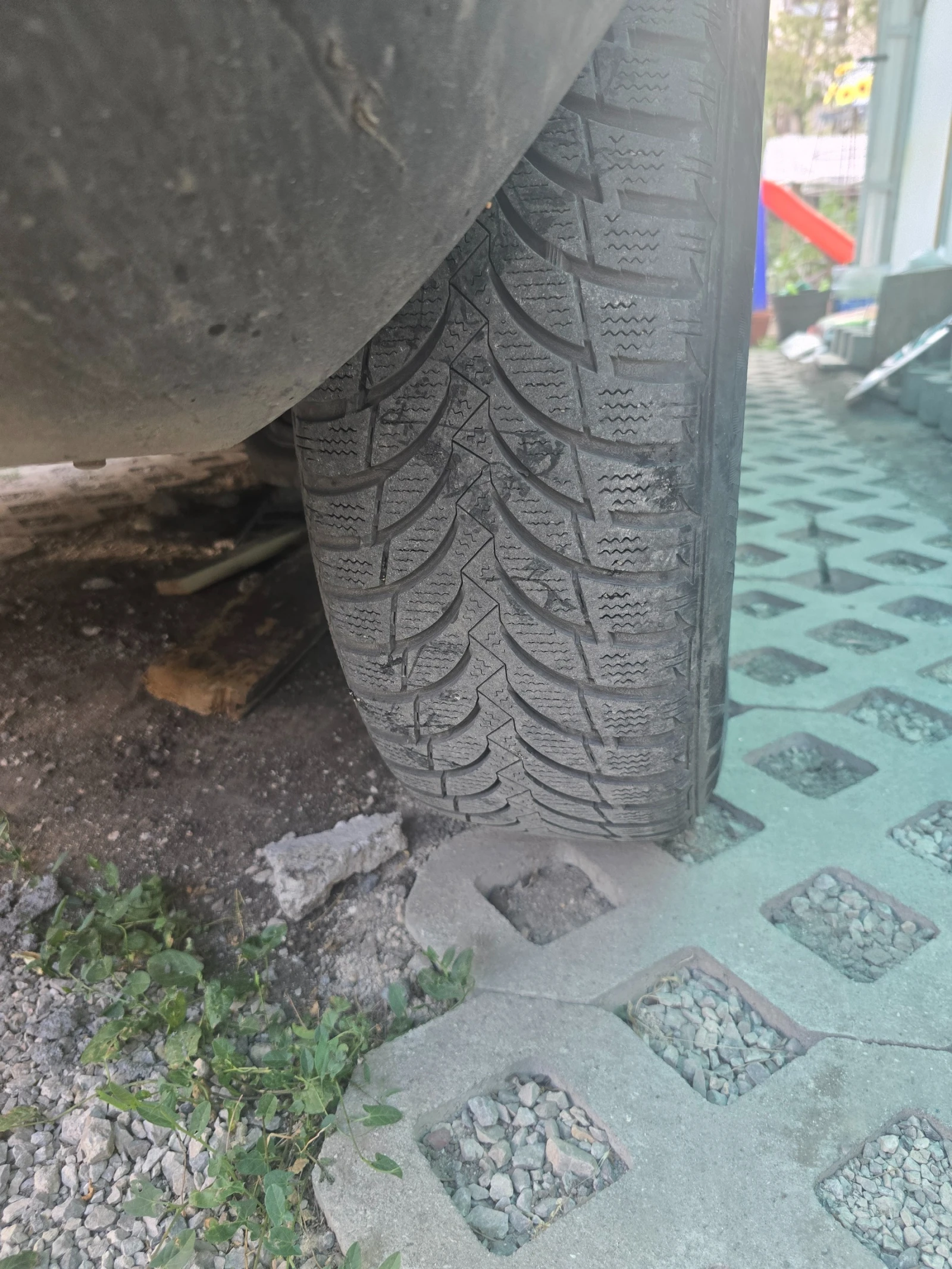 Гуми с джанти Nexen 215/65R16, снимка 4 - Гуми и джанти - 55013878