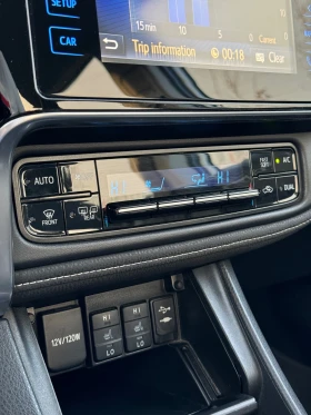 Toyota Corolla 1.6 VVT-i / Автоматик / Гаранция, снимка 9