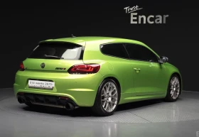 VW Scirocco 2.0 TDI R LINE* PARK ASS* CAMERA* КОЖА* ПОДГРЕВ, снимка 2