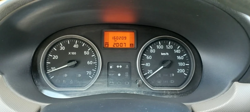 Dacia Sandero 1, 4 BENZIN УНИКАТ , снимка 10 - Автомобили и джипове - 37984730