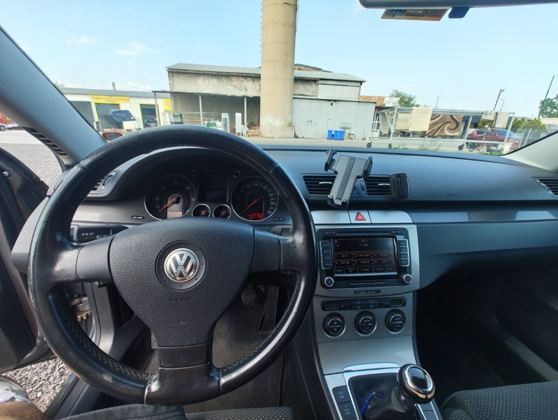 VW Passat, снимка 8 - Автомобили и джипове - 45876613