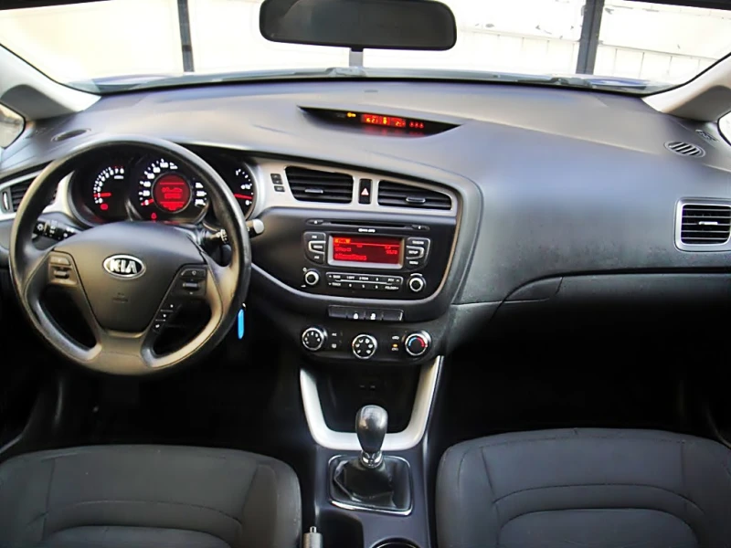 Kia Ceed 1.4 СЛОВАКИЯ, снимка 15 - Автомобили и джипове - 48028947