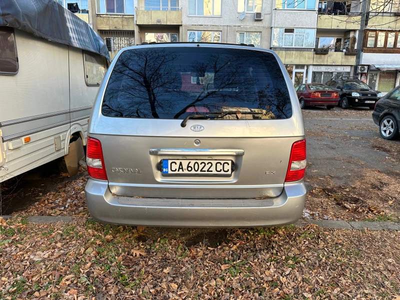 Kia Carnival, снимка 3 - Автомобили и джипове - 48088472