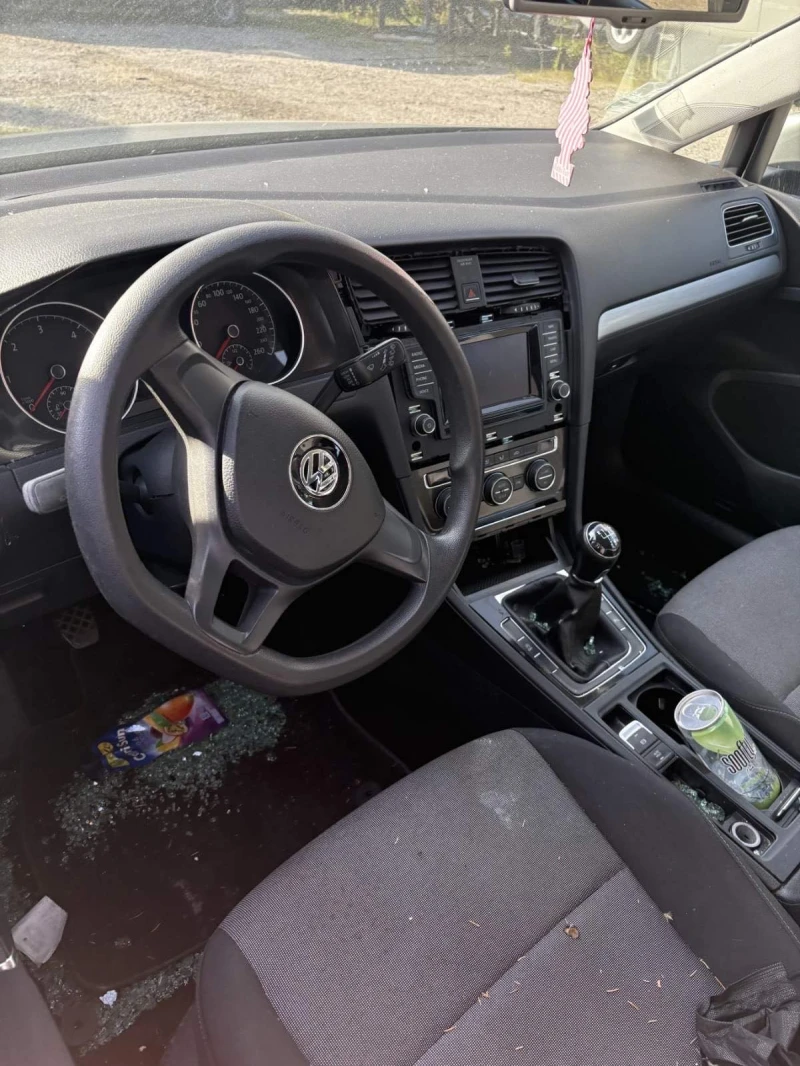 VW Golf, снимка 11 - Автомобили и джипове - 48879537