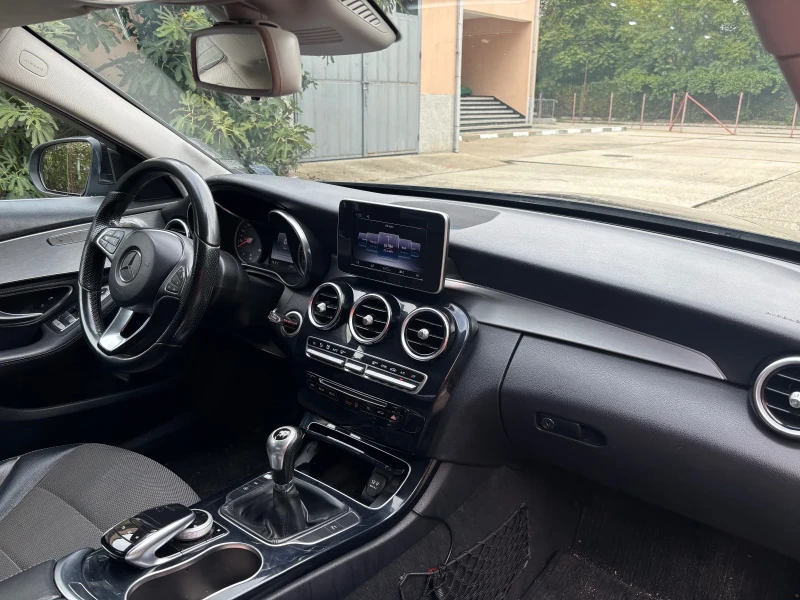Mercedes-Benz C 220, снимка 9 - Автомобили и джипове - 52045625