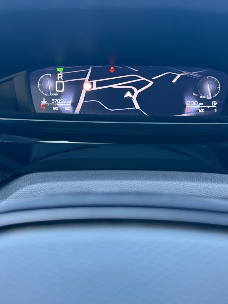 Peugeot 308 Puretech 1.2 8AT Allure Full LED , снимка 12 - Автомобили и джипове - 52327007