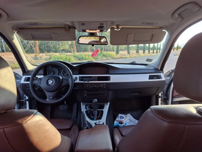 BMW 330, снимка 10 - Автомобили и джипове - 52534940