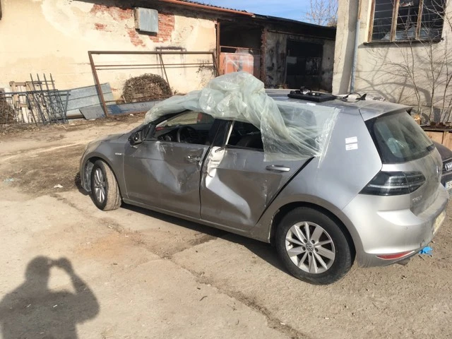 VW Golf, снимка 8 - Автомобили и джипове - 48879537