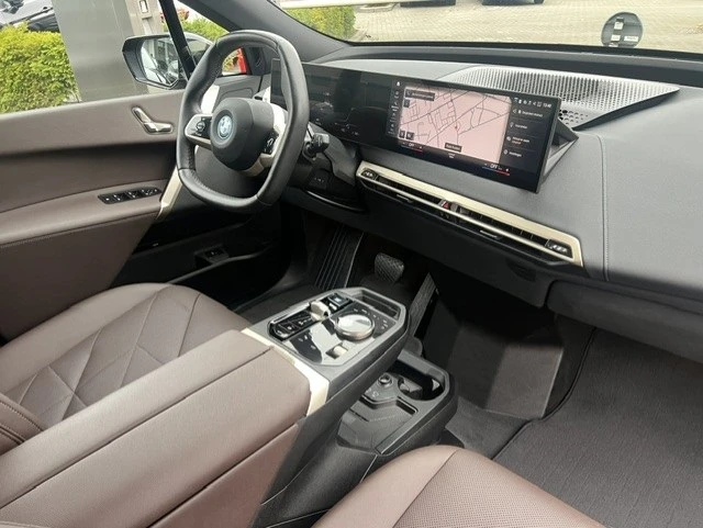 BMW iX 40 Limited Edition - xDrive, снимка 12 - Автомобили и джипове - 56692040