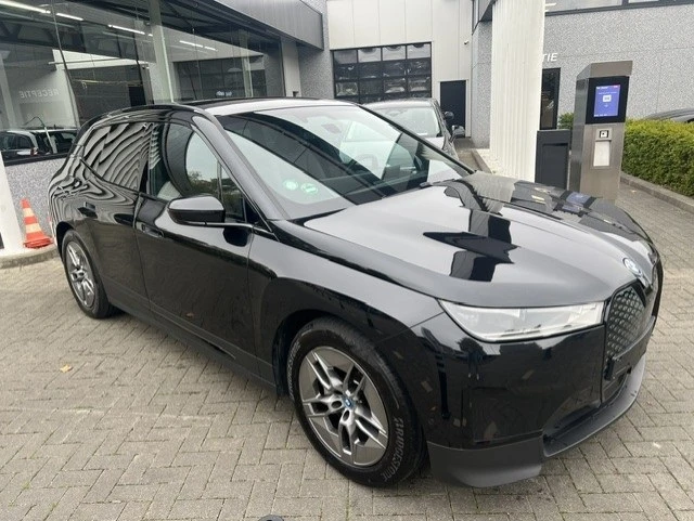 BMW iX 40 Limited Edition - xDrive, снимка 3 - Автомобили и джипове - 56692040