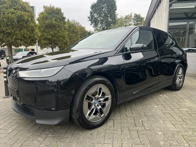 BMW iX 40 Limited Edition - xDrive, снимка 2 - Автомобили и джипове - 56692040