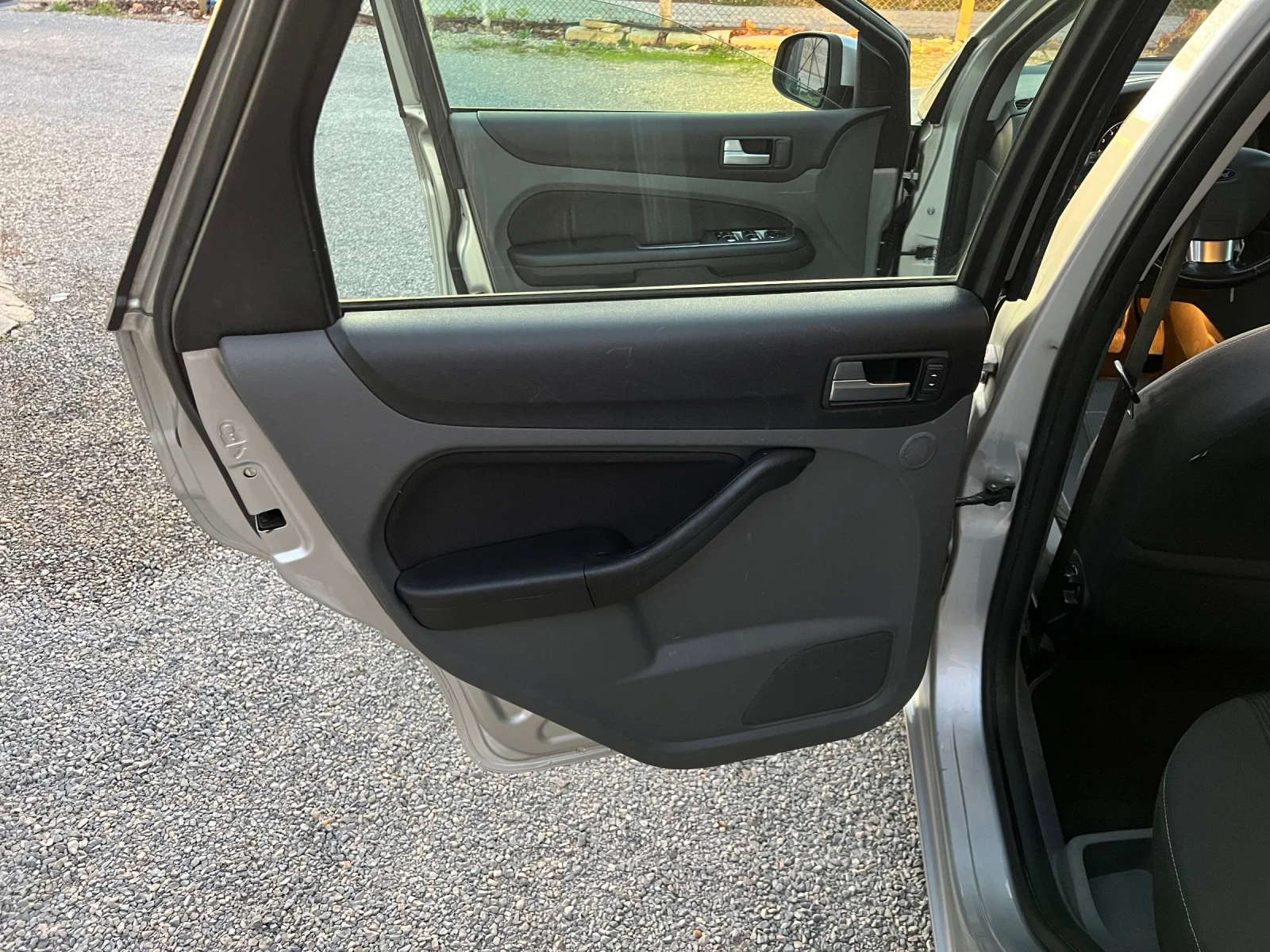 Ford Focus 2.0i-LPG | Mobile.bg — изображение 11