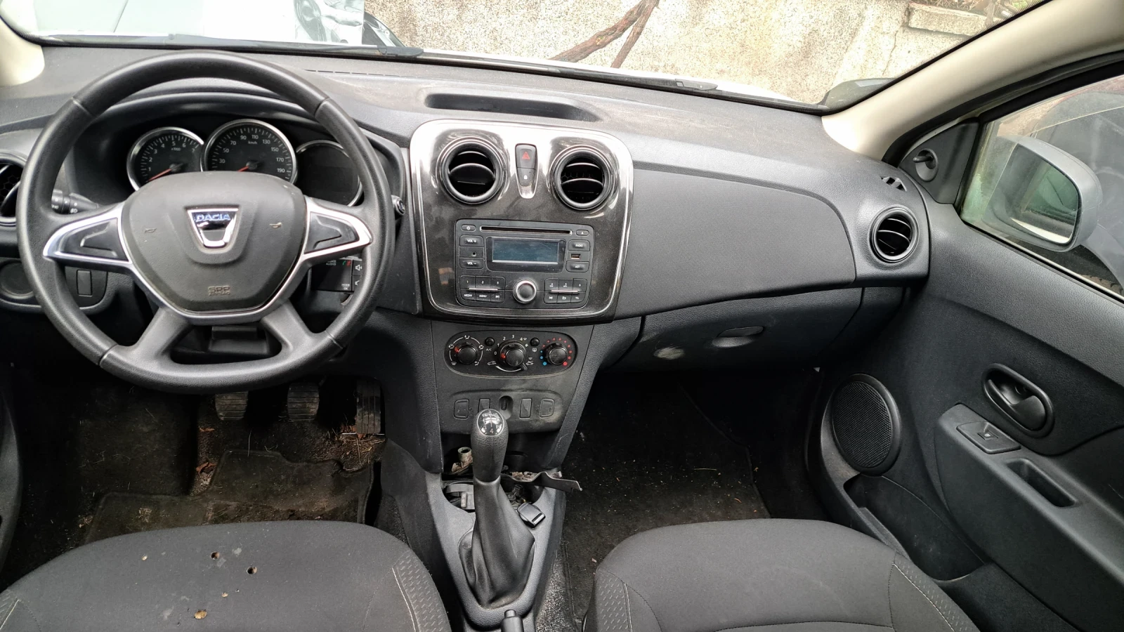 Dacia Sandero  - изображение 5