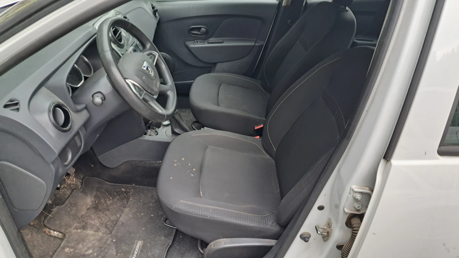 Dacia Sandero  - изображение 6