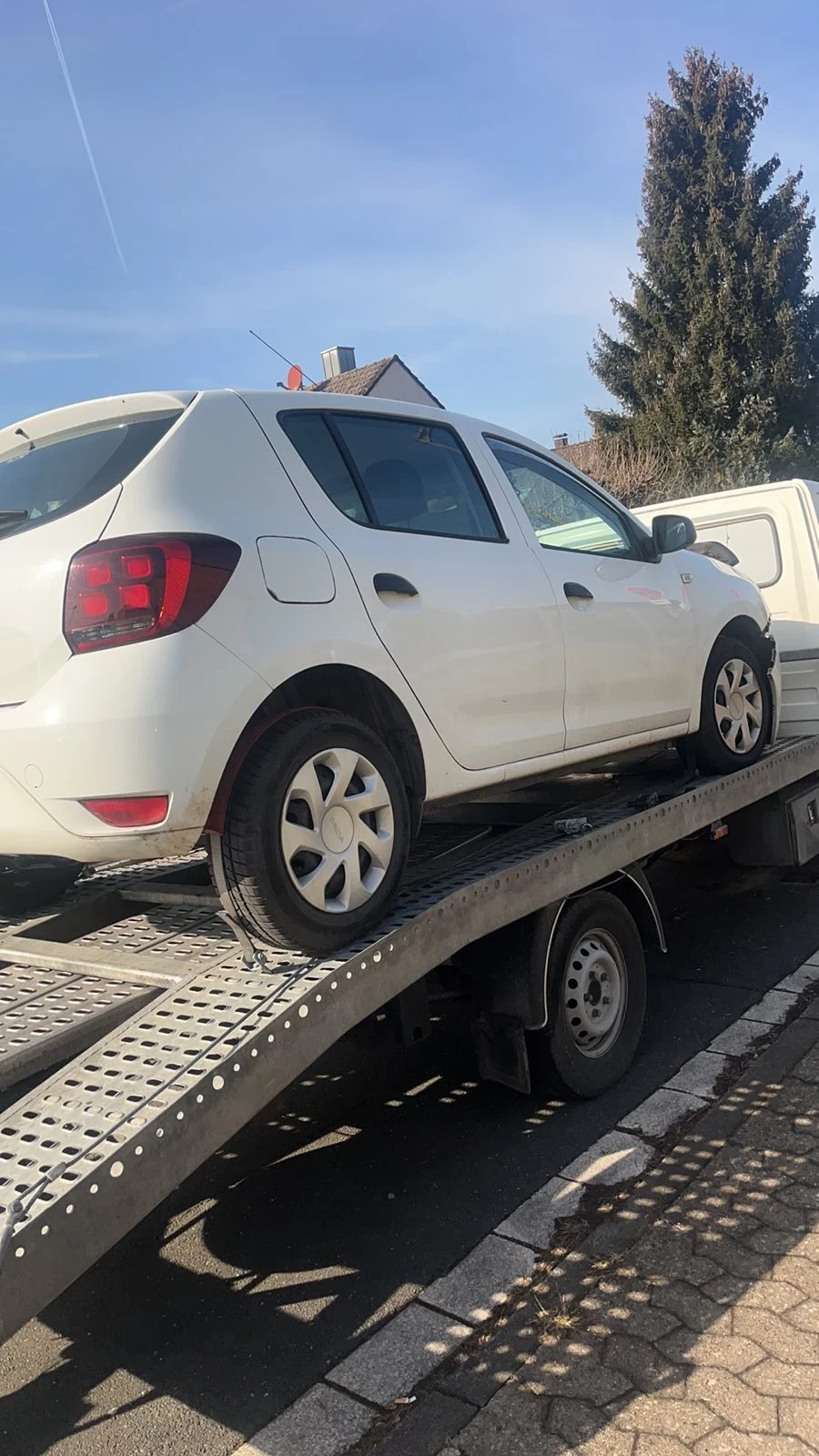 Dacia Sandero  - изображение 3