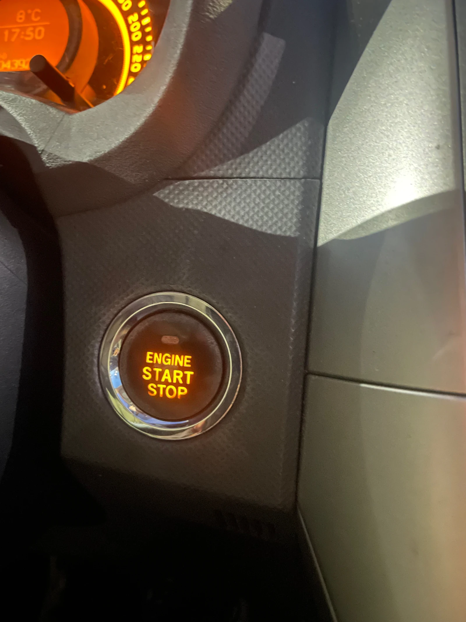 Toyota Auris 2.0  d4d Individual - изображение 9